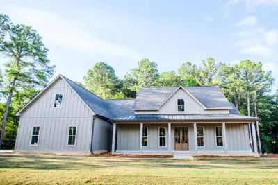 Image de 4bed, 4. 5 bath+Bonus room. Sleeps 10. Custom Home in Oxford. 12 min. from Square.