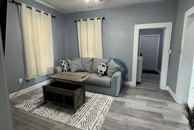 Image de 2-bedroom apartment close to uptown Creston with WiFi and off street parking.