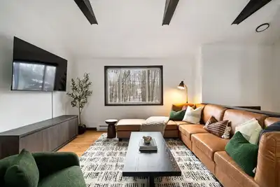 Image de New! Cozy Poconos Retreat - fire pit, pool table