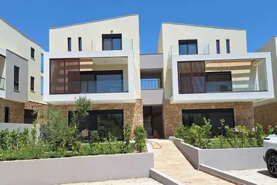 Image de 3-bedroom apartment in charming Nikiti just few steps from the sea