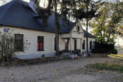 Image de Marvelous Manor House with 4-bedrooms and huge garden in Zakroczym