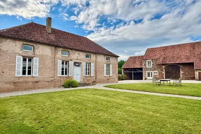 Image de Le Clos Vert de la Chouette d'Or maison familiale 6 chambres au cœur de l'Auxois