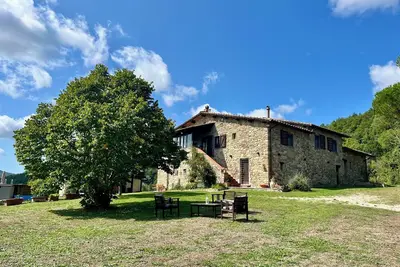 Image de Farmhouse with incredible view with pool