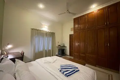 Image de Myrrh by Meruka House