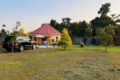 Image de Alberto Gardens - Two bedroom cottage in secure, private grounds & free parking