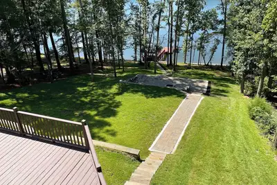 Image de Spacious Lake Murray Waterfront Retreat