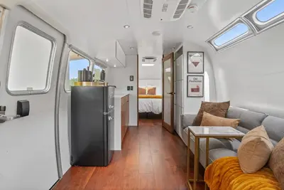 Image de All Season Luxury Airstream Glamping Unit 1 of 6, On-Site Hiking, Sauna