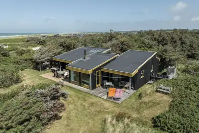 Image de Large bright summerhouse in a tranquil area with sea view and close to the ocean