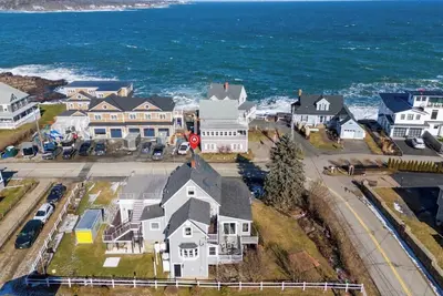 Image de Spacious 6-bedroom house in serene York, Maine, with Central Ac