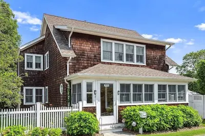 Image de Serene Southampton Village Retreat