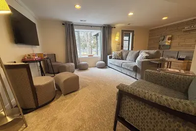 Image de Stadium Stroll Garden Level | Cozy Retreat | 2 BRs · 1 Bath · Sleeps 6