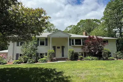 Image de 1. 6 Miles From All The Soccer Action. Spacious, Beautiful and Private 5b/3. 5Ba