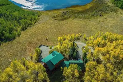 Image de Henry's Log Cabin Retreat at Stark's Pond. Fairplay, Colorado