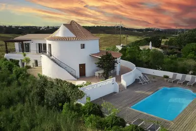 Image de Algarve Windmill, Large Villa & Pool. 2000m to the Beach