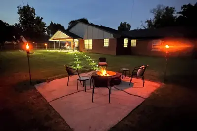 Image de Sooner Stay - Modern Norman Retreat • 4br w/ Fire Pit & Patio • Near Ou