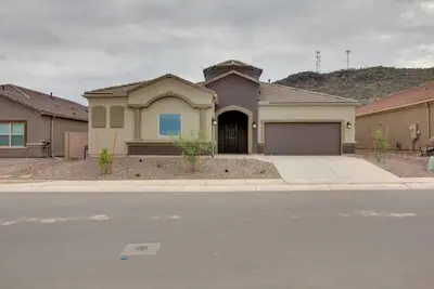 Image de Spacious 4 Bdrm 3 Bath house in the quiet Saguaro Bloom community