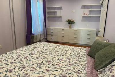 Image de Spacious, serene, lovely, centrally located  2-bedroom home in Salem  - sleeps 4