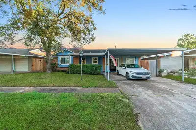 Pasadena Tiki Bar Oasis with Pool
