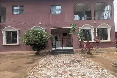 Image de 5 minutes to Senegambia! Kanyi's apartment