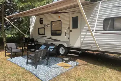 Image de Private, relaxing country setting with modern comforts! Only 10 mins from town