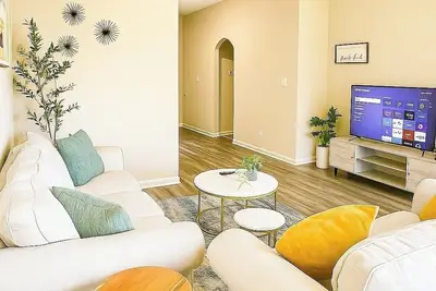 Image de Corner Lot Home. Pet Ok. Extended stay welcome