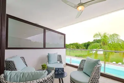 Image de Enjoy a relaxing stay with pool access, grilling, and scenic views from your balcony.