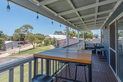 Image de Moore Memories - Relax by the River and Ocean