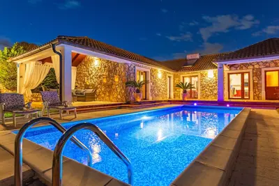 Image de Villa Gostinjac 1 with pool Krk by Villas Guide