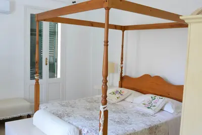 Image de appartamento in un palazzo antico nella zona murattiana  nel cuore della citta