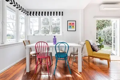 Image de Character Beachside Cottage