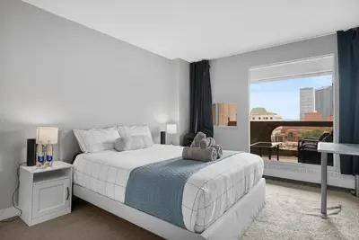 Image de 2 Bed » Central Dt » Secure Parking » Gym » Sauna