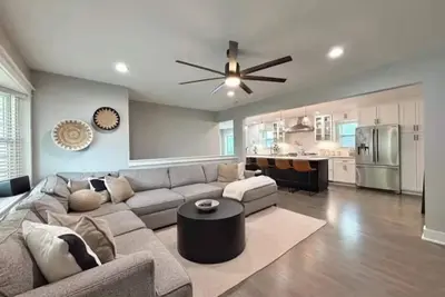 Image de Eudoras Ultimate Pool Party  heated pool