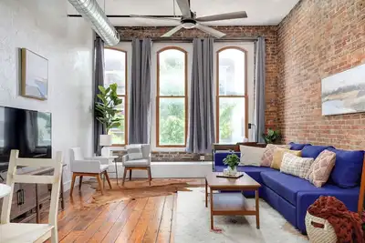 Image de Beautiful Studio Loft with Ac & Wifi on Historic C - Street in Springfield