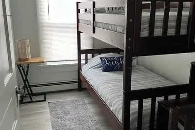 Image de Fantastic historical 2-bedroom apartment near Penn State and amazing fishing.