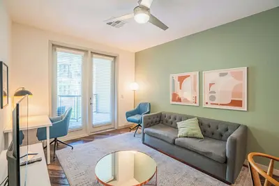 Image de Boulevard Stays Modern Roosevelt Row Suite 2br Pool, Gym 6