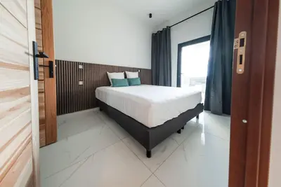 Image de T2 Terrasse, Balnéo – Aéroport 3 min