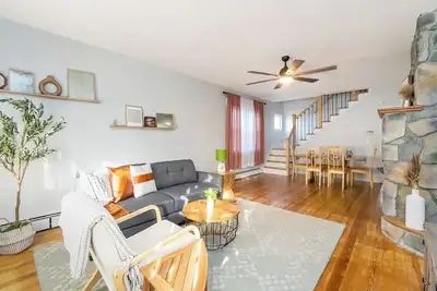 Image de Charming Hellertown 3-Bedroom with A/C, Your Comfortable Home Awaits