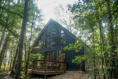 Image de #10 Cardinal at Lost Forest Cabins