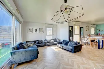 Image de Appartement toit terrasse 120m2 Duplex idéalement situé proche centre et Plages