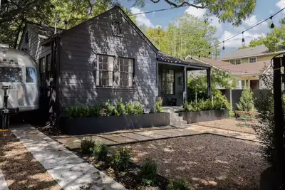 Image de New SoCo Chic 2 bedroom w/garden on South Congress