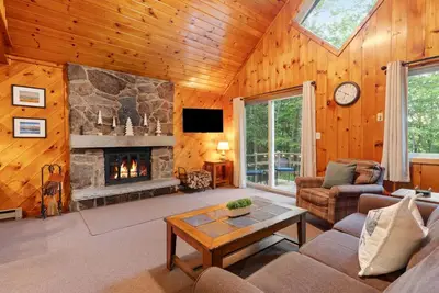 Image de Rustic Luxe w/ Creek & Privacy