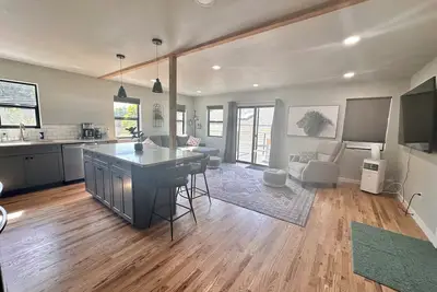 Image de Peaceful Apartment with Patio and Great Views