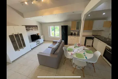 Image de Appartement de 50 m? à Vaugneray - Calme, nature et confort à 18 km de Lyon