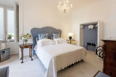 Image de Daphne Suite with garden within walking distance of the station and the sea