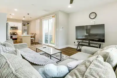 Image de Modern Home w/ Private Yard in Northeast H-Town!