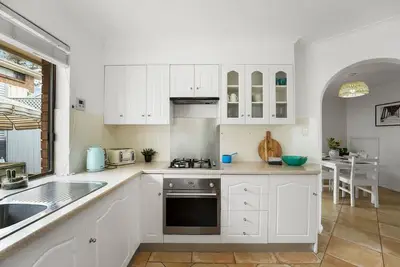 Image de Sapphire by the Sea - Beach Family Modern