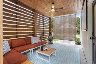 Image de Game Night House | Projector Patio & Backyard Fun