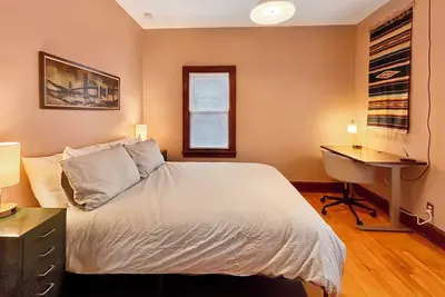 Image de Central 2 Bedroom 1 Bath in the Heart of the Desirable Northeast Art District