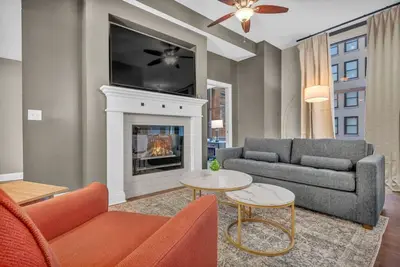 Image de Luxury Stay in Historic Downtown | Central Spot!