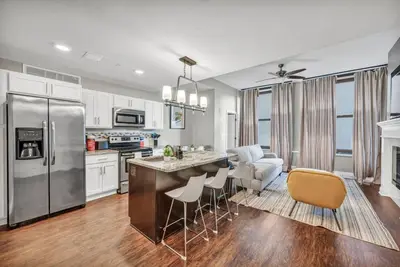 Image de Prime Downtown Luxury | Historic Charm!